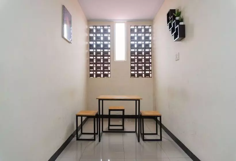 Hotelli Koolkost Near State Museum Of North Sumatera Medan