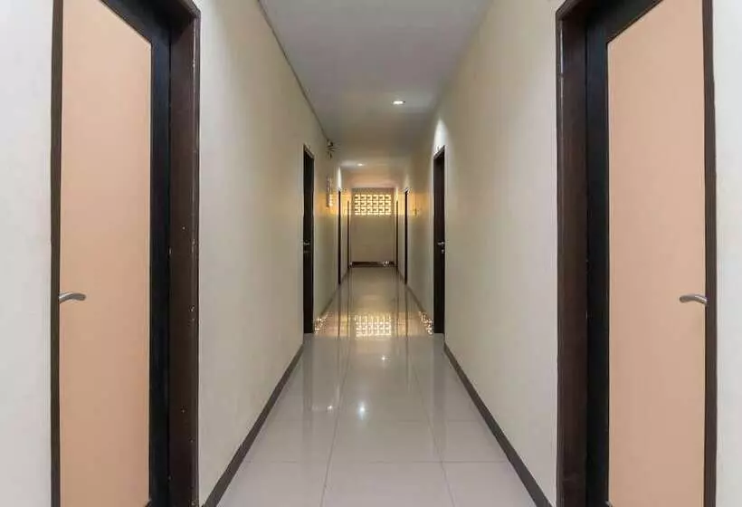 Hotelli Koolkost Near State Museum Of North Sumatera Medan