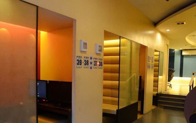 Отель Sprout Rooms