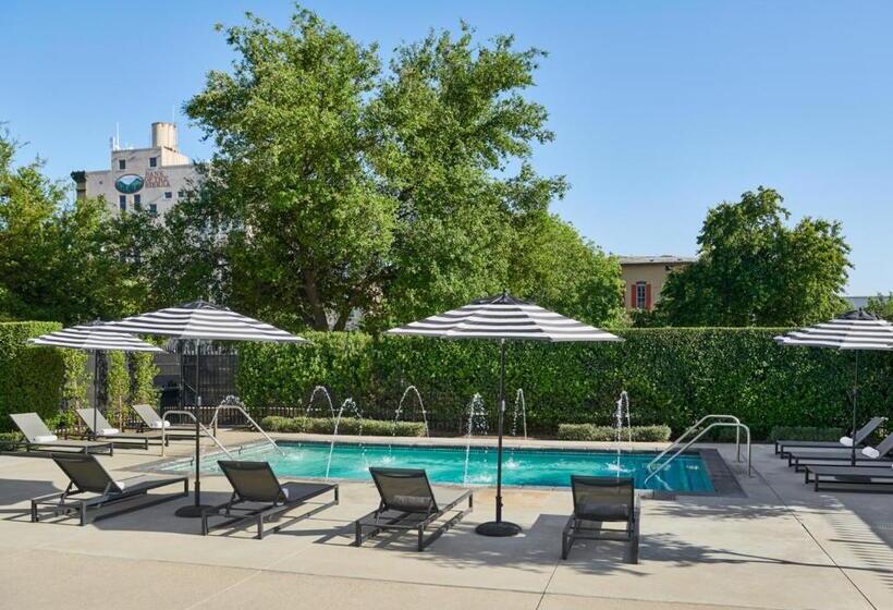 ホテル The Darling