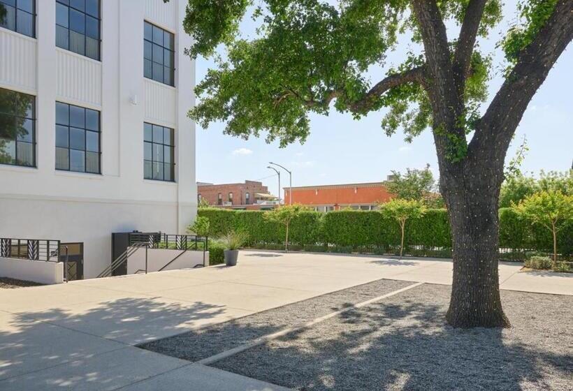 ホテル The Darling