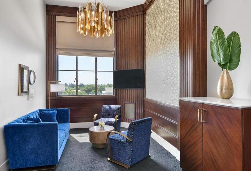 ホテル The Darling