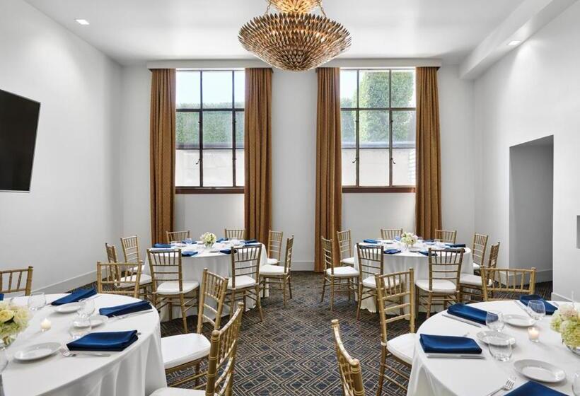 ホテル The Darling