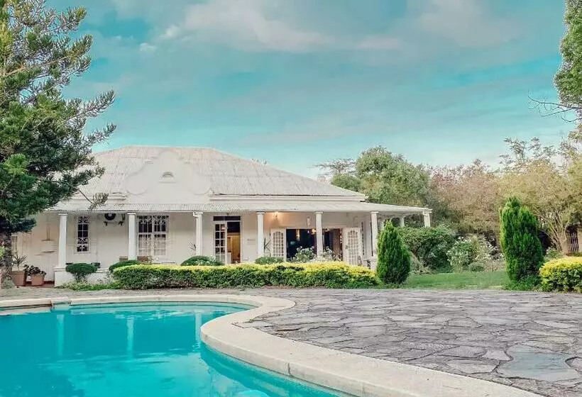 Majatalo Ebony Lodge