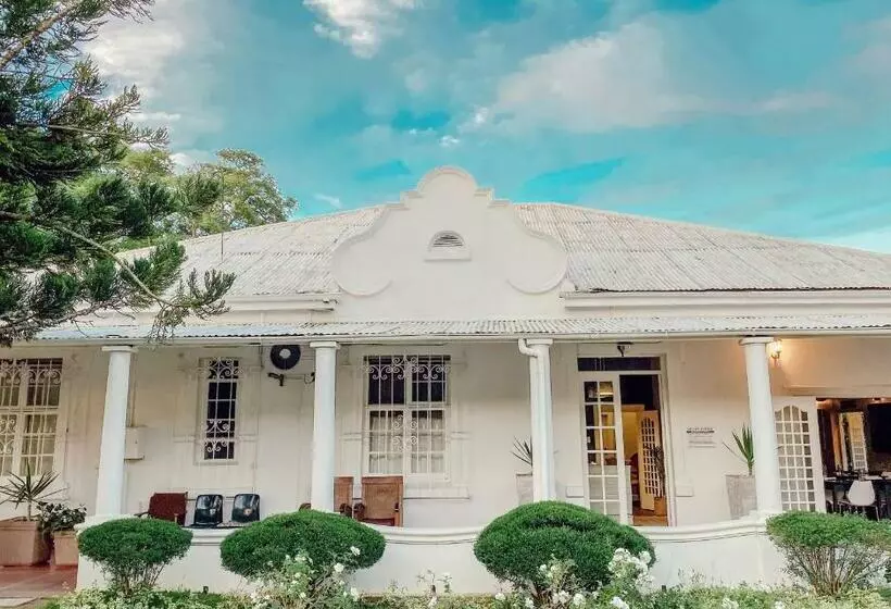 Majatalo Ebony Lodge