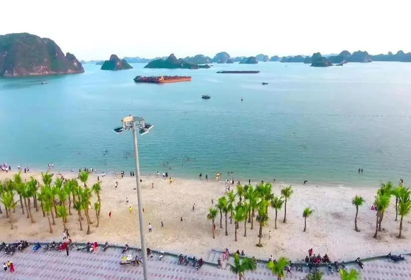 Ramada Hotel & Suites By Wyndham Halong Bay View