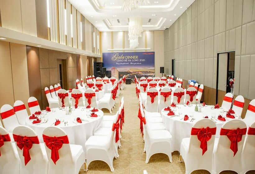 Ramada Hotel & Suites By Wyndham Halong Bay View