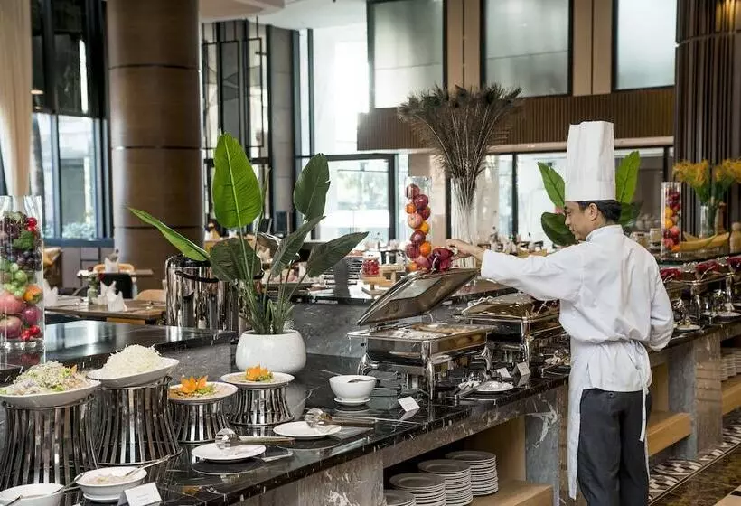Ramada Hotel & Suites By Wyndham Halong Bay View
