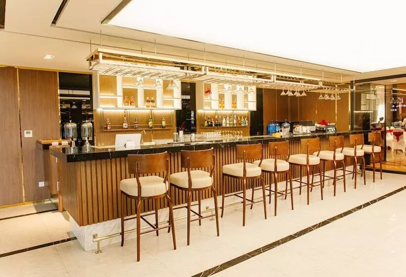 Ramada Hotel & Suites By Wyndham Halong Bay View