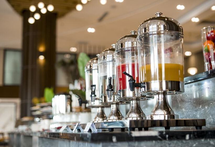 Ramada Hotel & Suites By Wyndham Halong Bay View