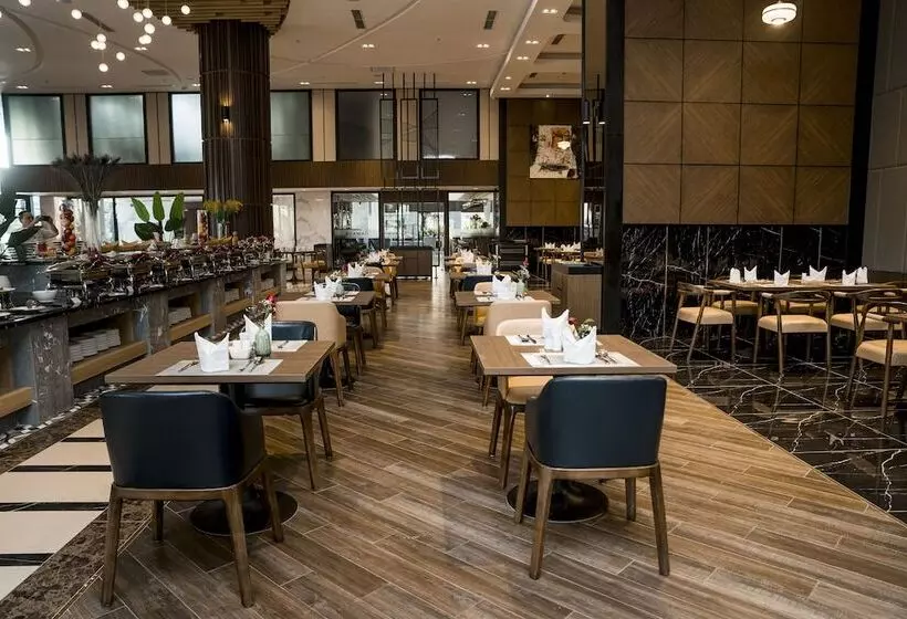 Ramada Hotel & Suites By Wyndham Halong Bay View