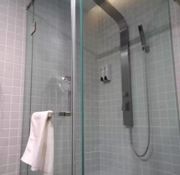 ホテル 7days Inn Urumqi Midong Middle Road Shenhua Mining Bureau Branch