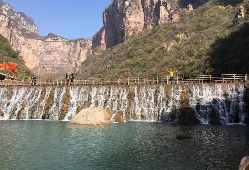 בית מלון כפרי 7days Premium Shiyan Renmin Road Sanyan Coach Station Branch