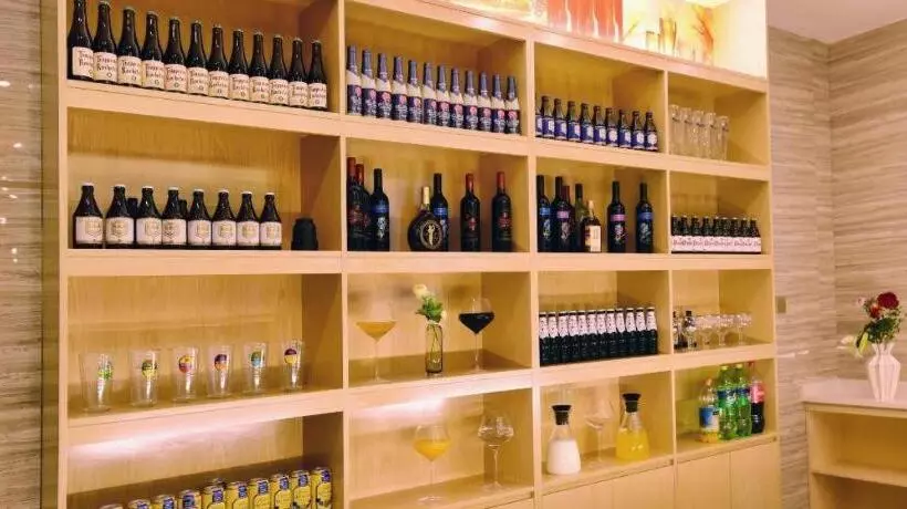 Kyriad Marvelous Hotel Yiyang Xiufeng Park