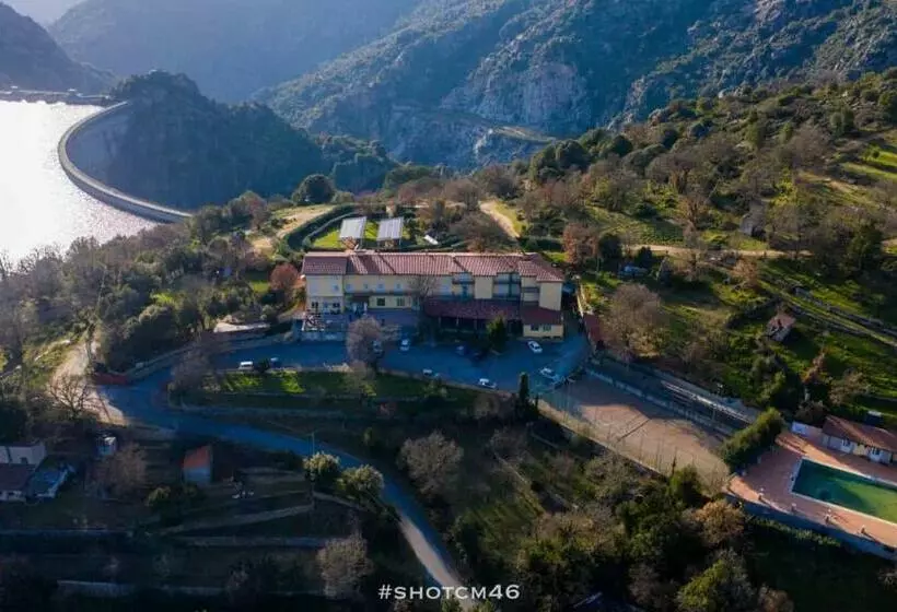 هتل Ristorante Gusana