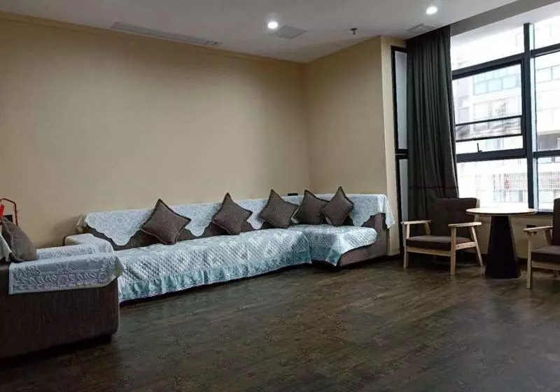 Thank Inn Plus Hotel Guizhou Zunyi Suiyang County Shixiang Avenue