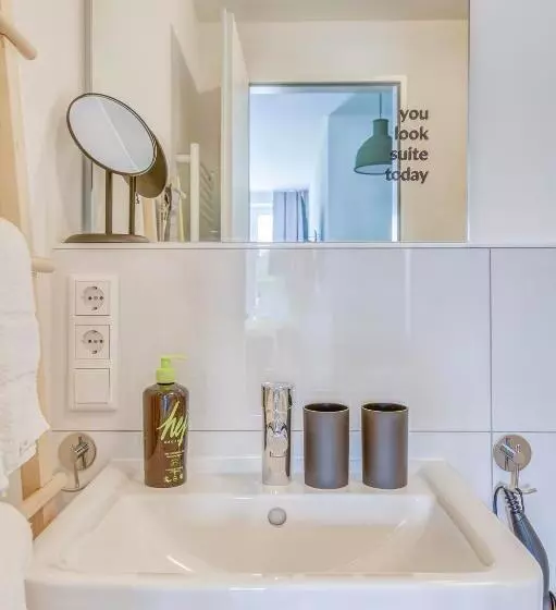 Limehome Garching Bei München