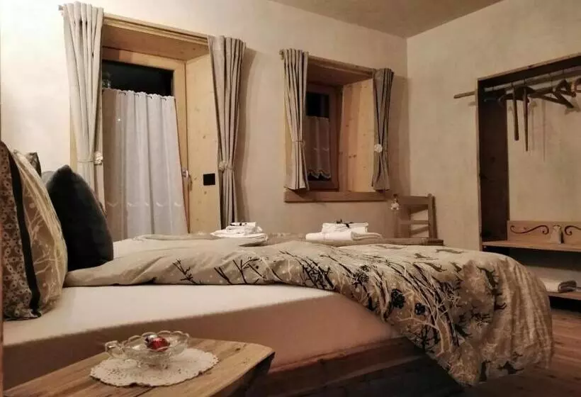 Majatalo A La Ciasa De L'artista