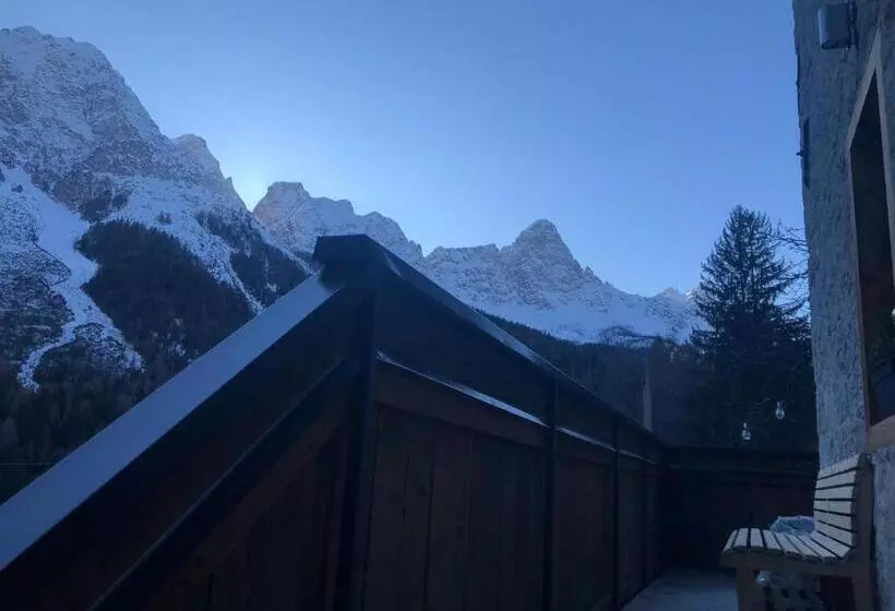 Majatalo A La Ciasa De L'artista