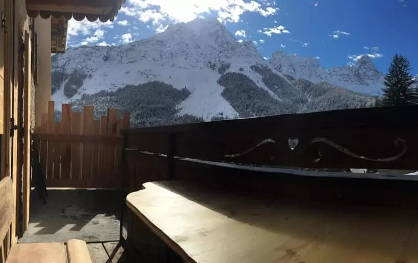 Majatalo A La Ciasa De L'artista