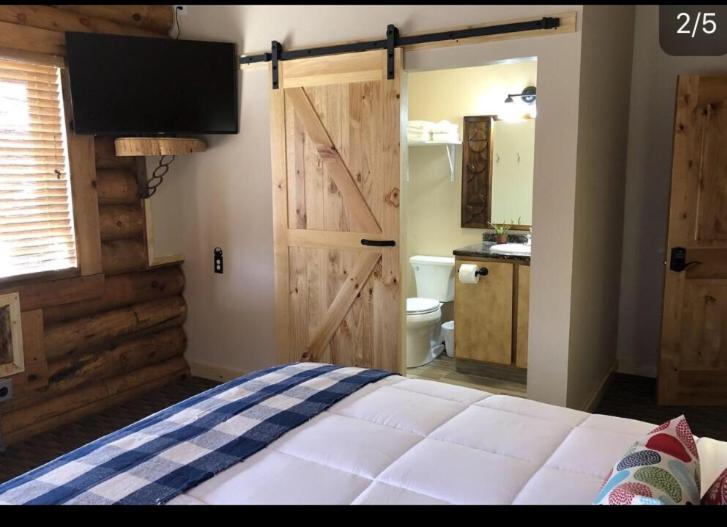 הוסטל Ponderosa Inn