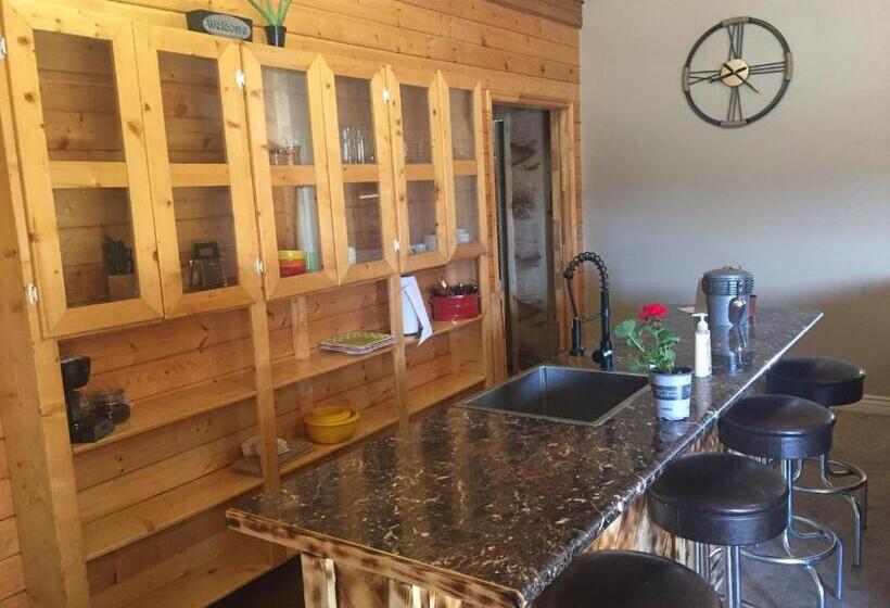 הוסטל Ponderosa Inn