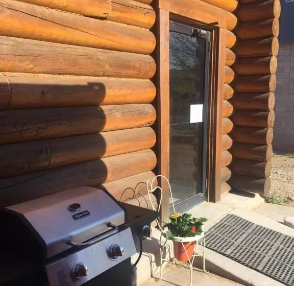 Retkeilymaja Ponderosa Inn