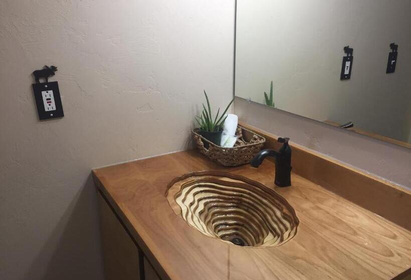 הוסטל Ponderosa Inn