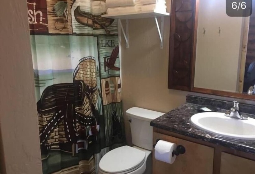 הוסטל Ponderosa Inn