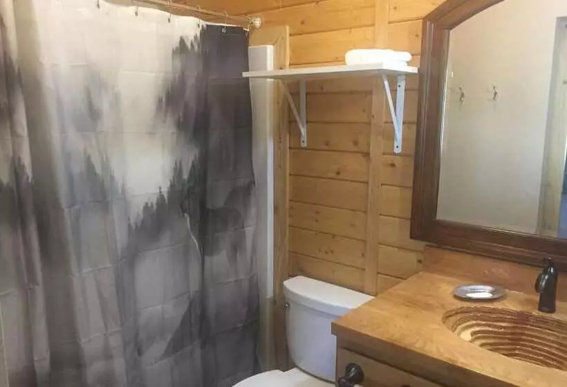 Retkeilymaja Ponderosa Inn