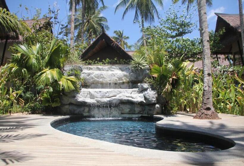 Angkla Beach Club & Boutique Resort