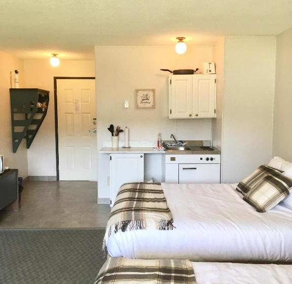 Christina Lake Motel And Rv Park