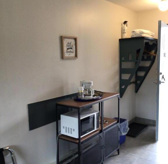 Christina Lake Motel And Rv Park