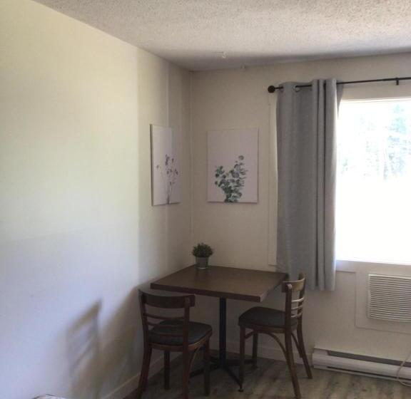 Christina Lake Motel And Rv Park