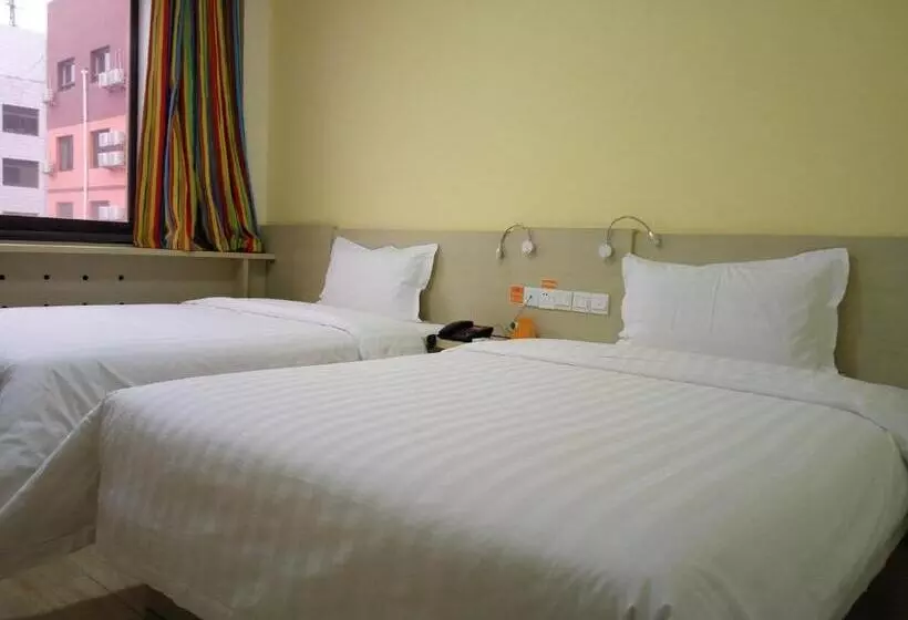 Hotelli 7days Inn Yulin Guangji Building