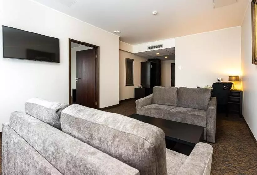 Adoryal Hotell