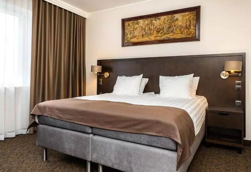 Adoryal Hotell