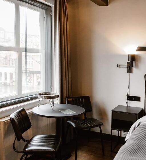 בית מלון כפרי Chapter