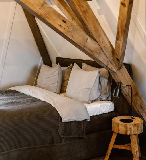 בית מלון כפרי Chapter