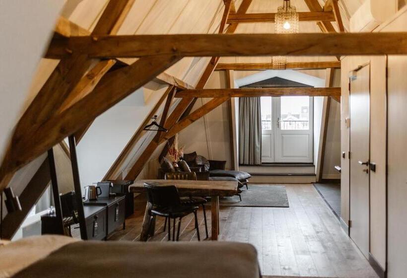 בית מלון כפרי Chapter