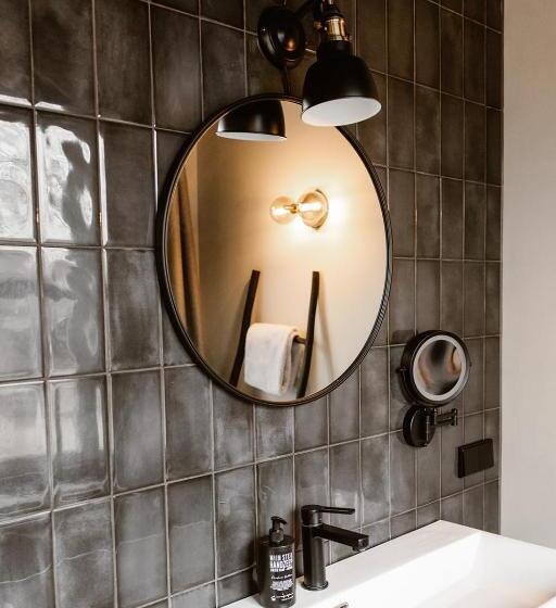 בית מלון כפרי Chapter