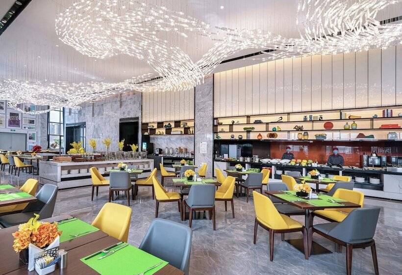 Отель Hampton By Hilton Dongguan Machong