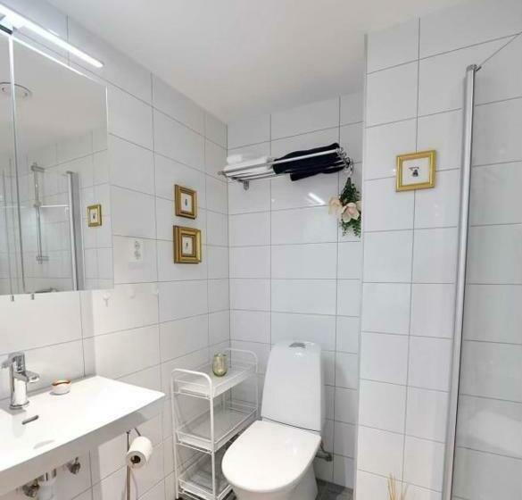 بنسيون Lägenhetshotell Varvet