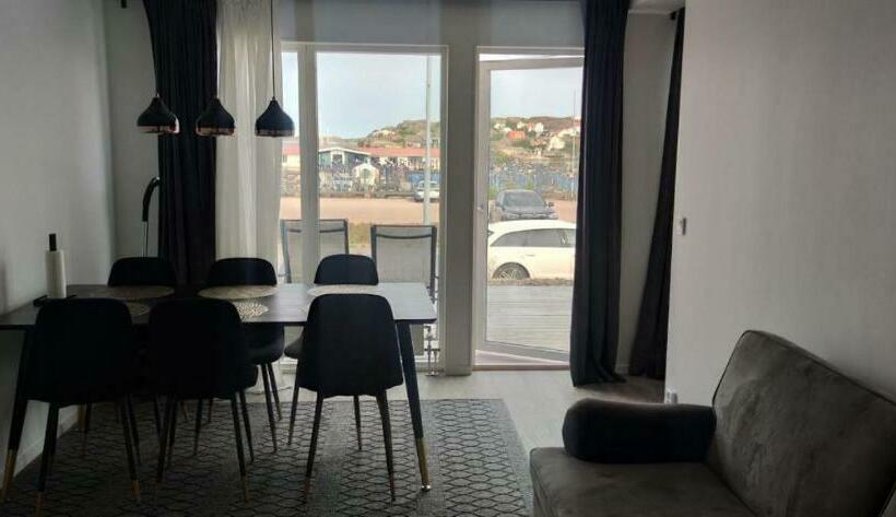 بنسيون Lägenhetshotell Varvet