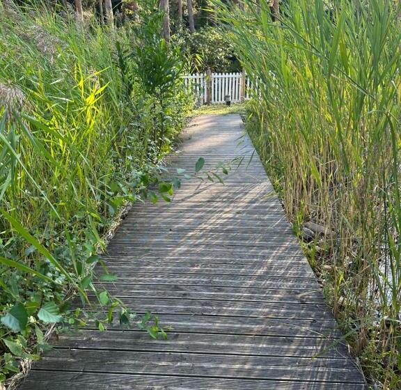 הוסטל Du Côté De Chez Sam