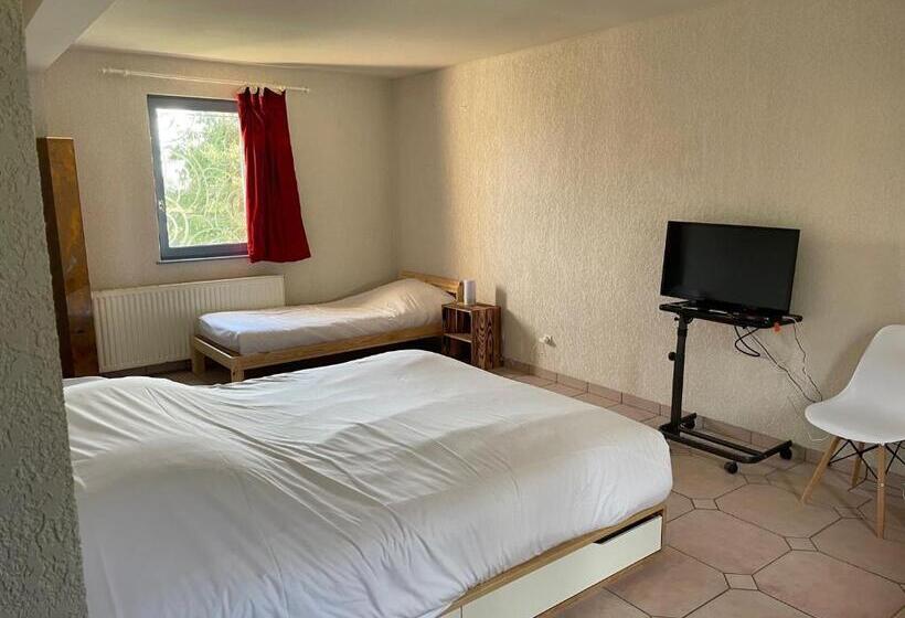 הוסטל Du Côté De Chez Sam