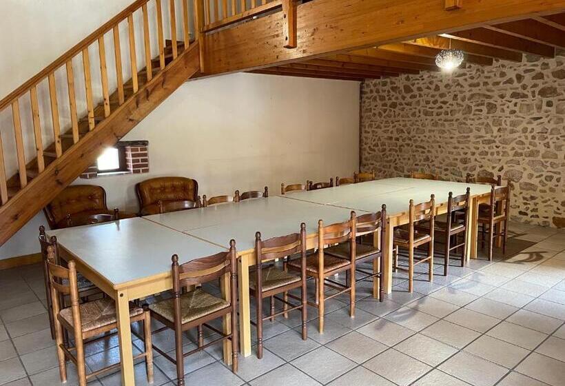 הוסטל Du Côté De Chez Sam