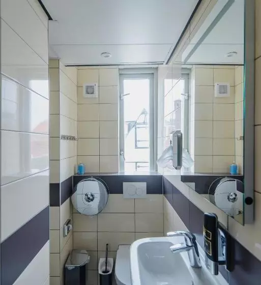Hostel Warmoes Amsterdam