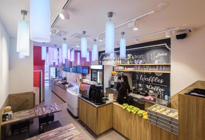 Hostel Warmoes Amsterdam