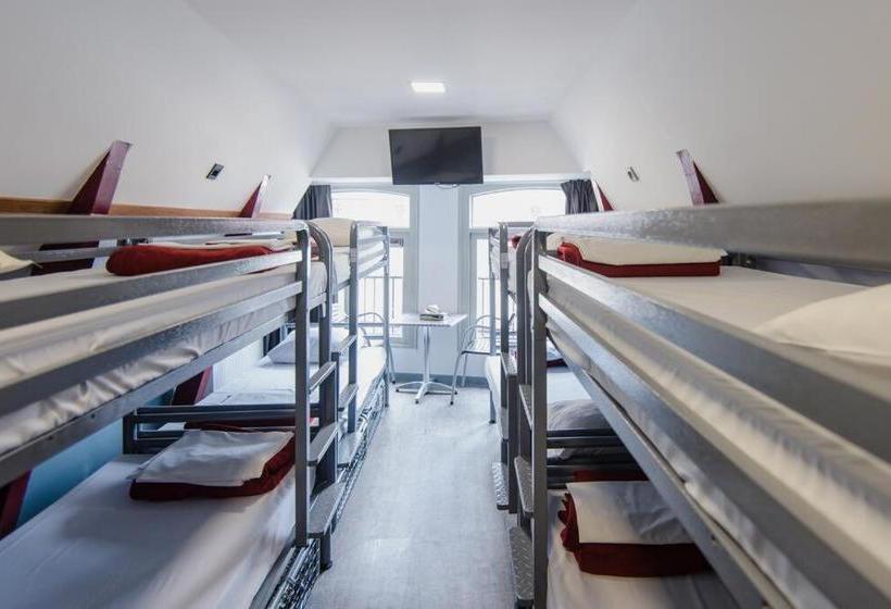 Hostel Warmoes Amsterdam